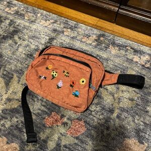 Baggu Floral Embroidered Fanny Pack!